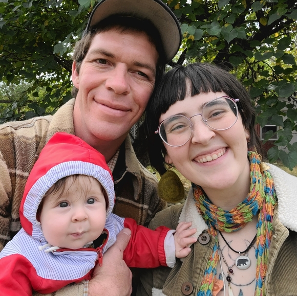 Meet your Posher, Emma - Picture 1 of 6